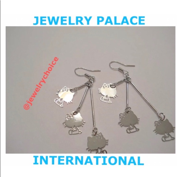 🆕 Stainless Steel 3 Small Hello Kitty Earrings - Picture 4 of 8